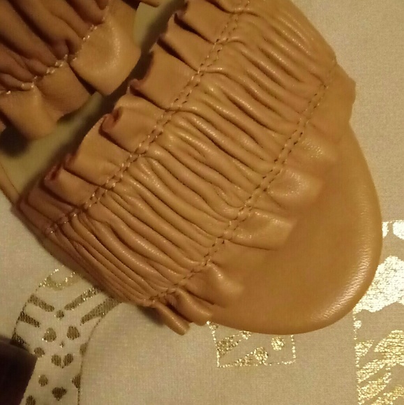 Shoes - Picture 4 of 4